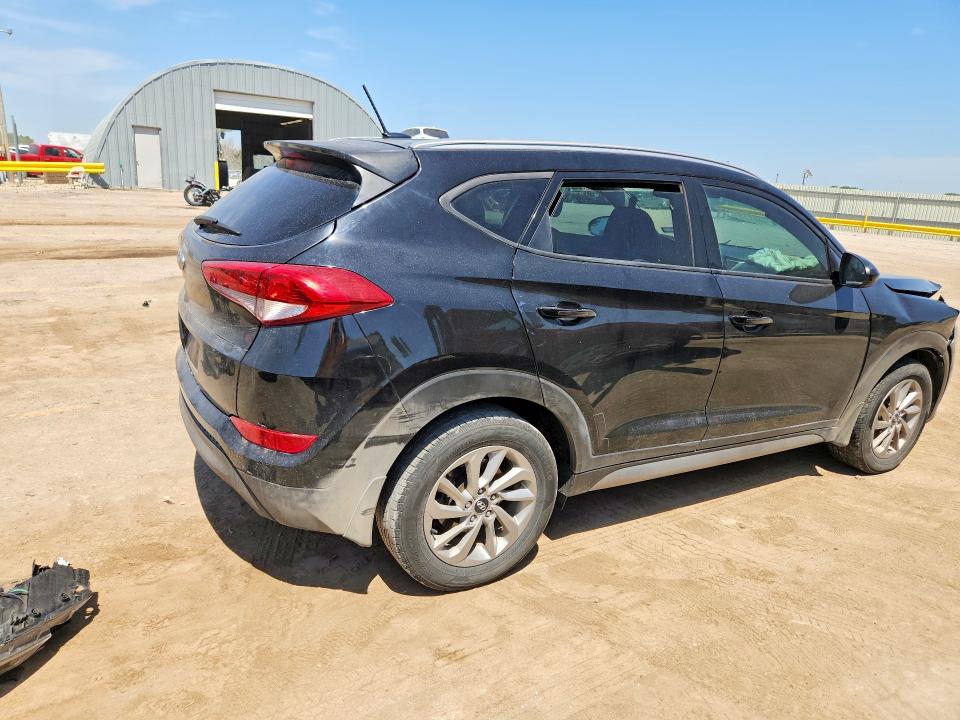 Photo 3 from auction – 2017 HYUNDAI TUCSON with VIN KM8J33A43HU326552