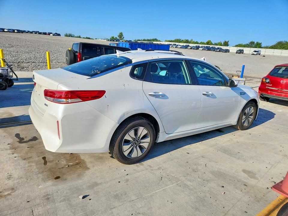 Photo 3 from auction – 2017 KIA OPTIMA with VIN KNAGT4LE3H5016242
