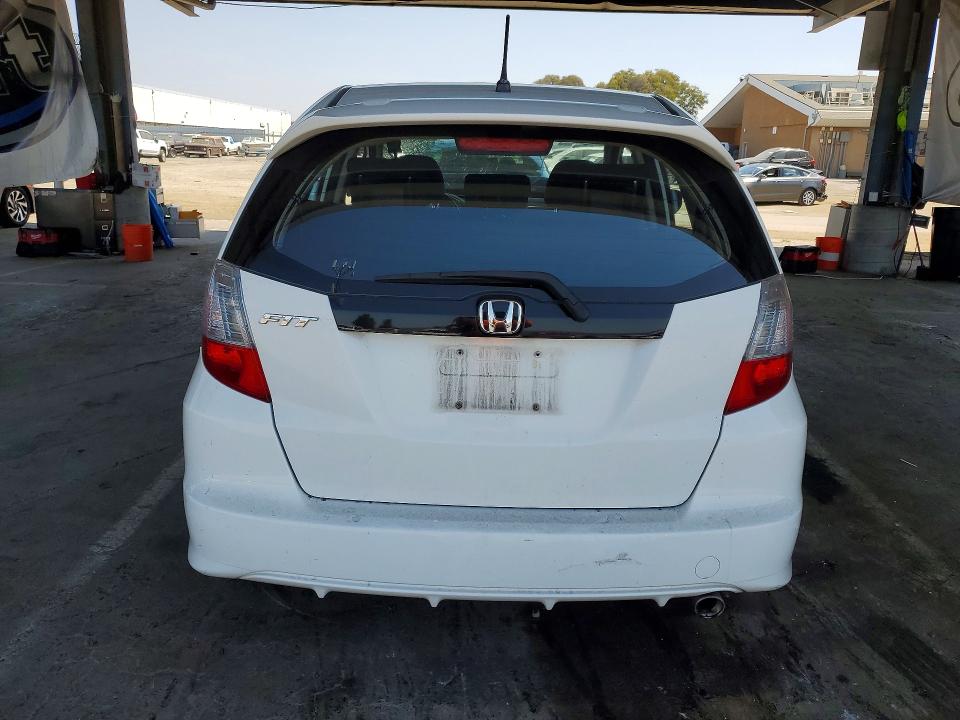 Photo 6 from auction – 2013 HONDA FIT with VIN JHMGE8H53DC057407