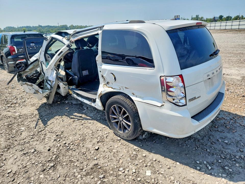 Photo 2 from auction – 2017 DODGE GRAND CARAVAN with VIN 2C4RDGCGXHR745790