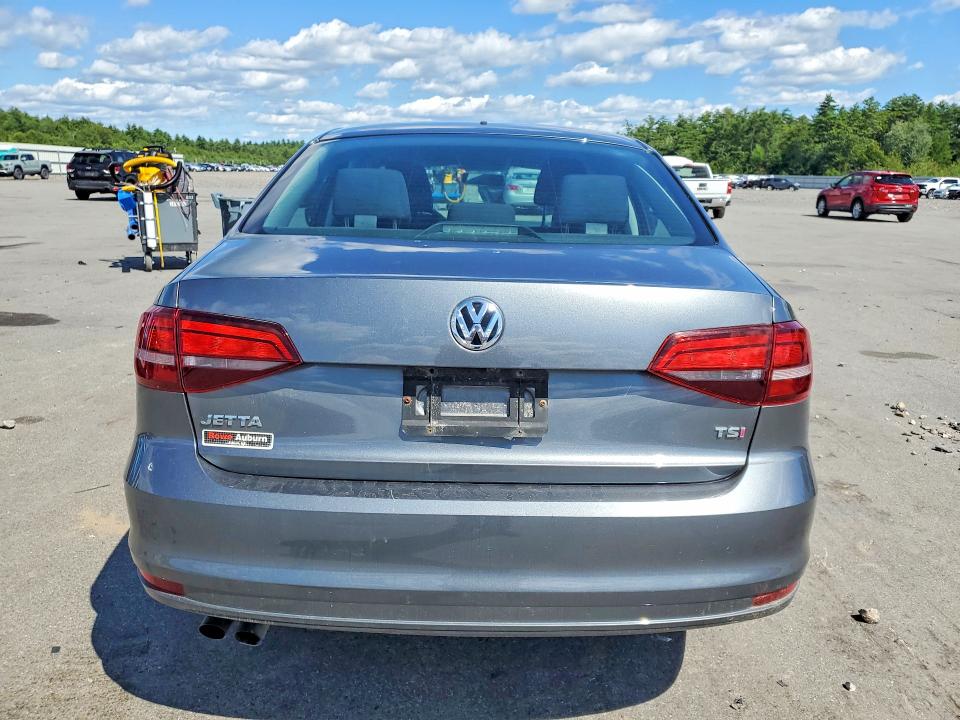 Photo 6 from auction – 2017 VOLKSWAGEN JETTA with VIN 3VW2B7AJ6HM344800