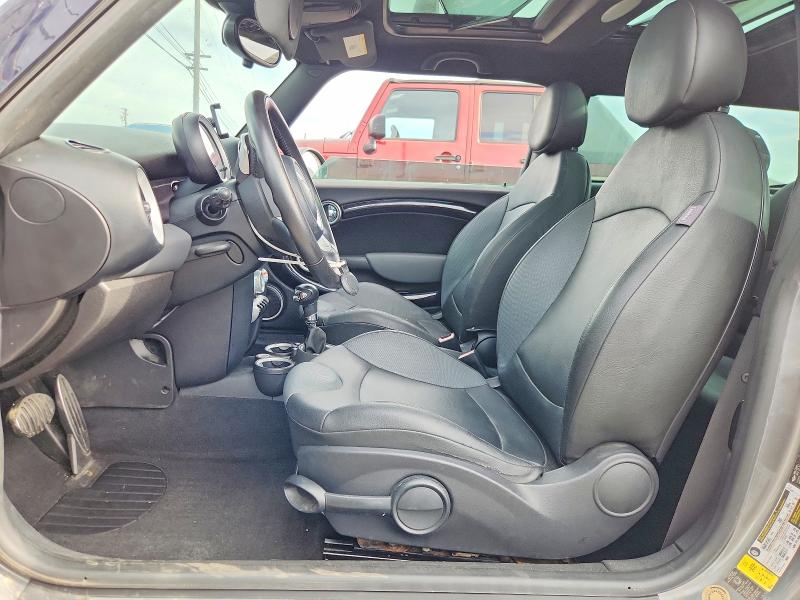 Photo 7 from auction – 2009 MINI COOPER with VIN WMWMM33599TP92382