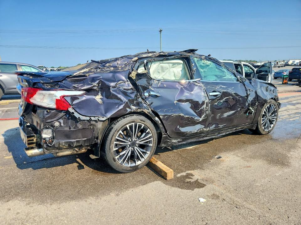 Zdjęcie 3 z aukcji – 2017 NISSAN MAXIMA z VIN 1N4AA6AP0HC431454