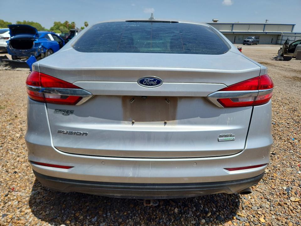 Foto 6 de la subasta – 2019 FORD FUSION con VIN 3FA6P0CD0KR170971