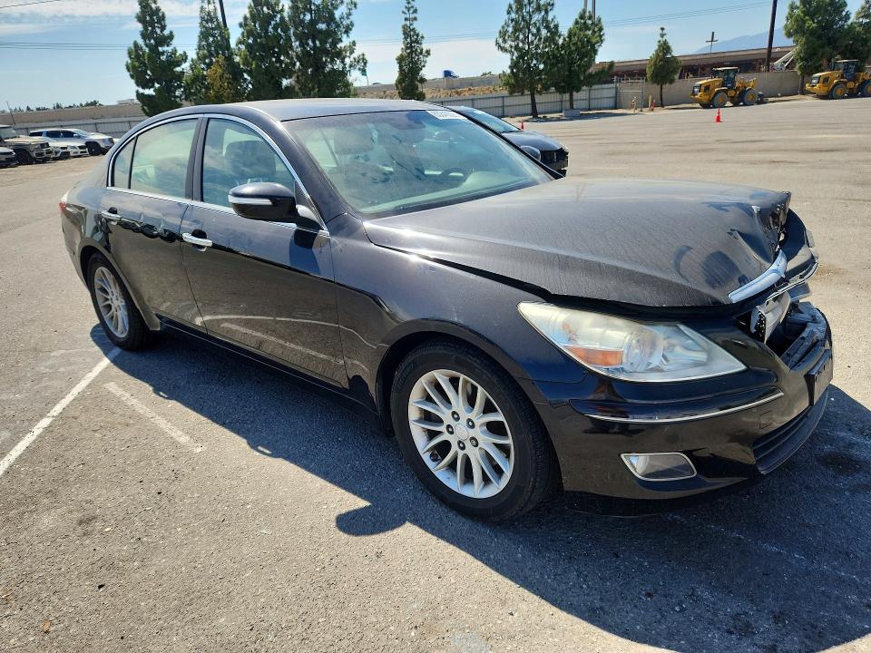 Photo 4 from auction – 2011 HYUNDAI GENESIS with VIN KMHGC4DE5BU128518
