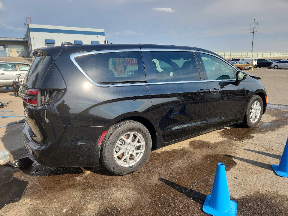 Photo 3 from auction – 2025 CHRYSLER PACIFICA with VIN 2C4RC1BG8SR585854