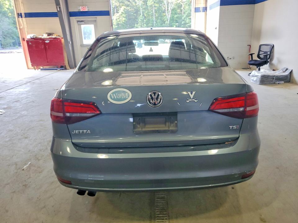 Photo 6 from auction – 2017 VOLKSWAGEN JETTA with VIN 3VW2B7AJ4HM329423