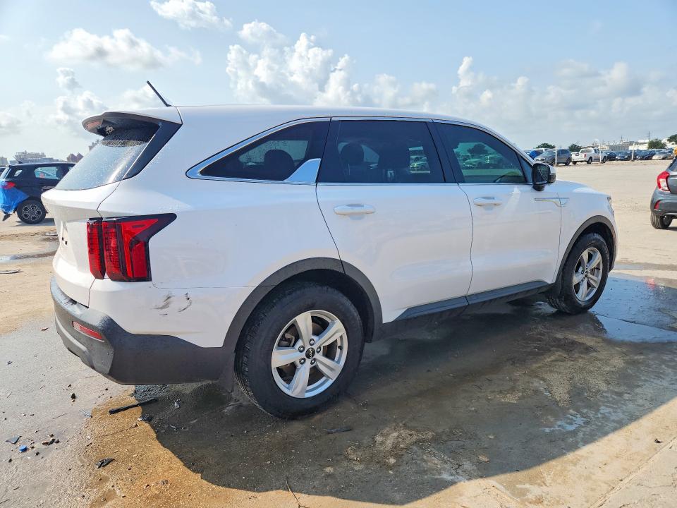 Photo 3 from auction – 2023 KIA SORENTO with VIN 5XYRG4LC6PG241212