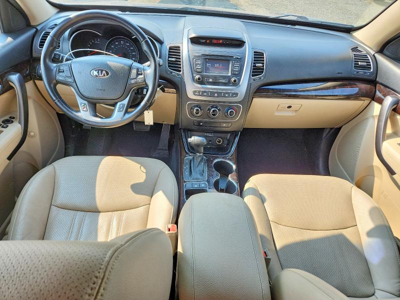 Photo 8 from auction – 2015 KIA SORENTO with VIN 5XYKTCA62FG638810