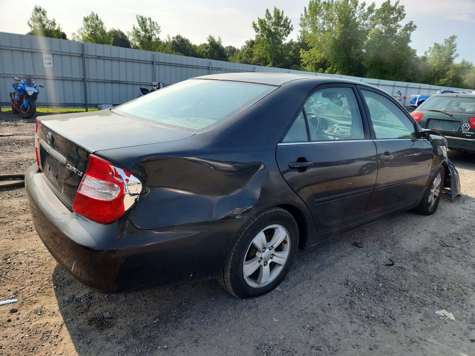 Photo 3 from auction – 2002 TOYOTA CAMRY with VIN 4T1BE32K62U031416