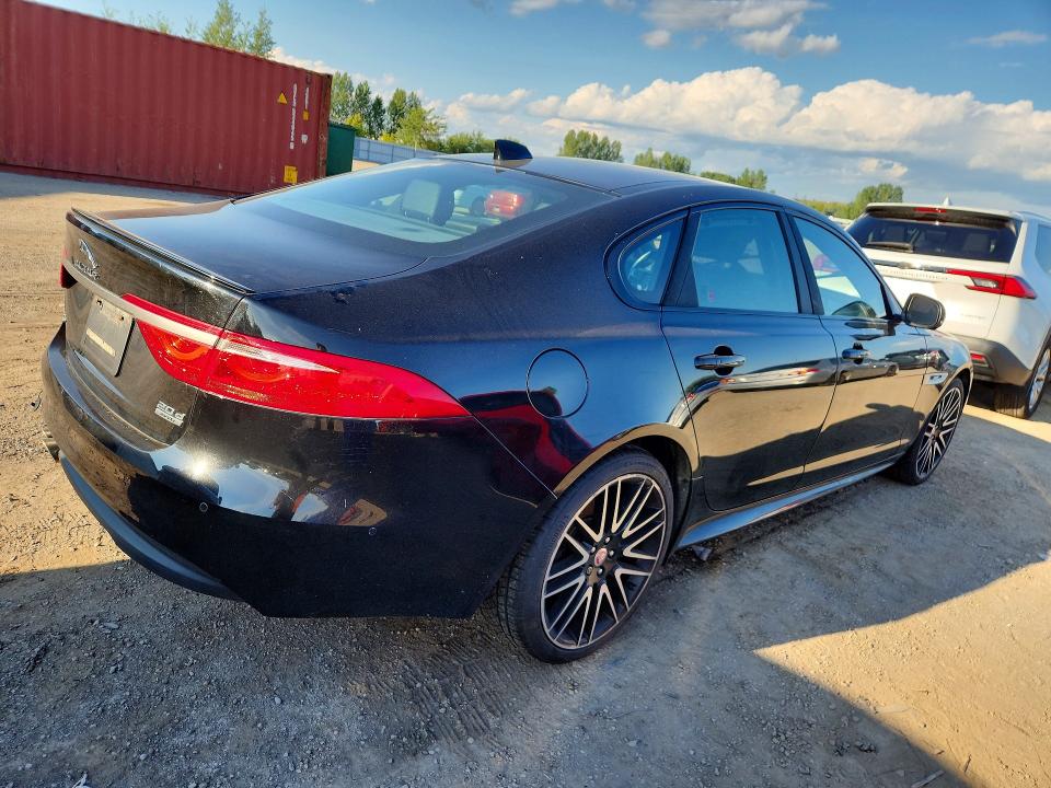 Photo 3 from auction – 2017 JAGUAR XF with VIN SAJBL4BN3HCY42696