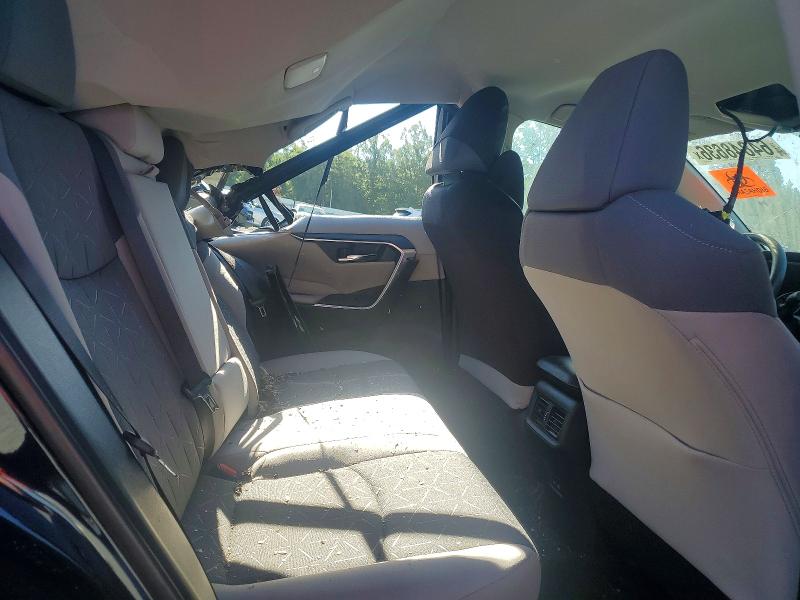 Photo 11 from auction – 2022 TOYOTA RAV4 with VIN 2T3W1RFV2NW196797