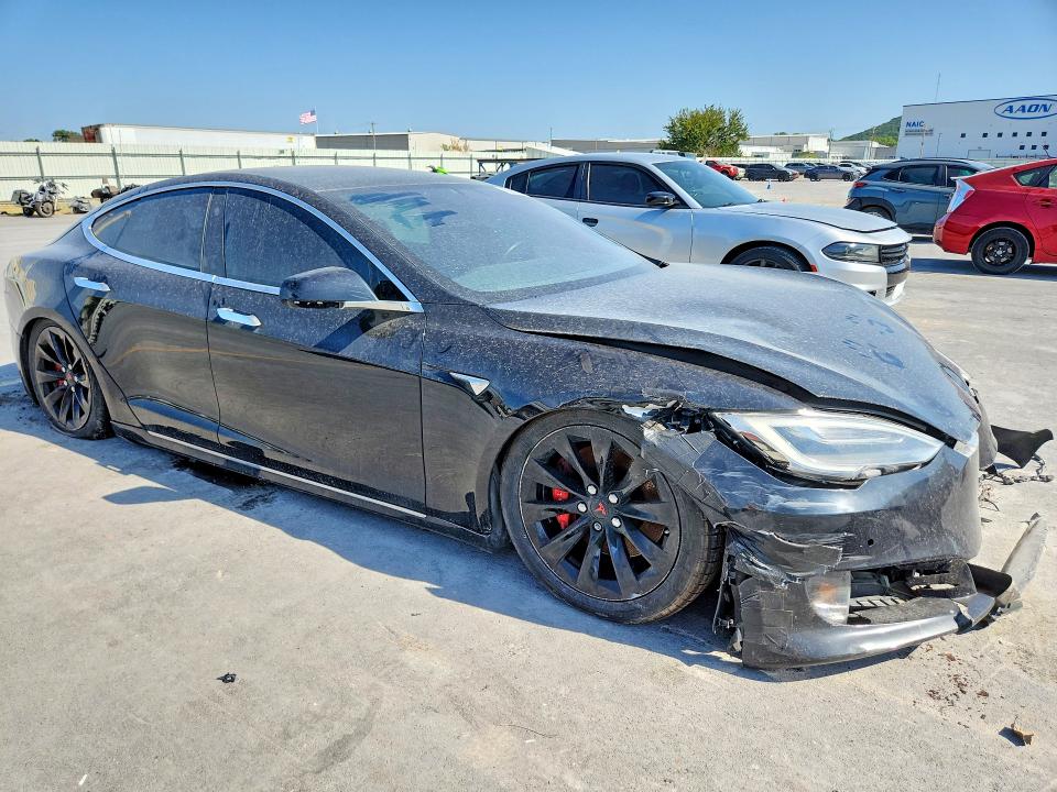 Photo 4 from auction – 2017 TESLA MODEL S with VIN 5YJSA1E27HF230301