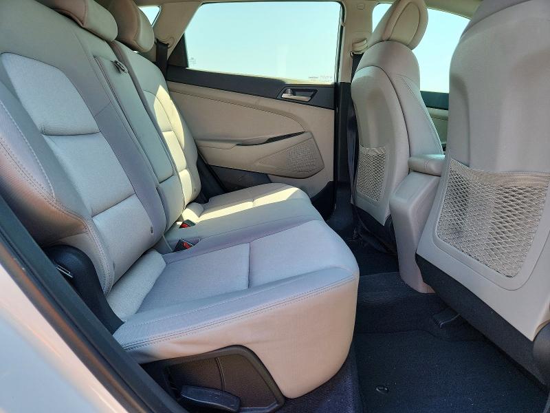 Photo 11 from auction – 2018 HYUNDAI TUCSON with VIN KM8J33A43JU751937