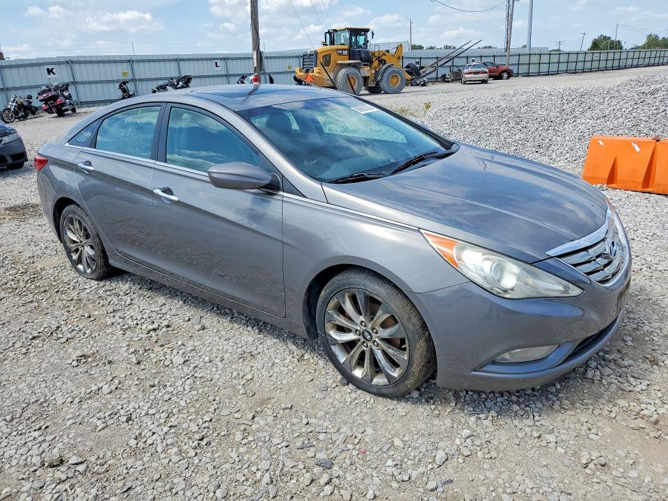 Photo 4 from auction – 2011 HYUNDAI SONATA with VIN 5NPEC4ACXBH065604