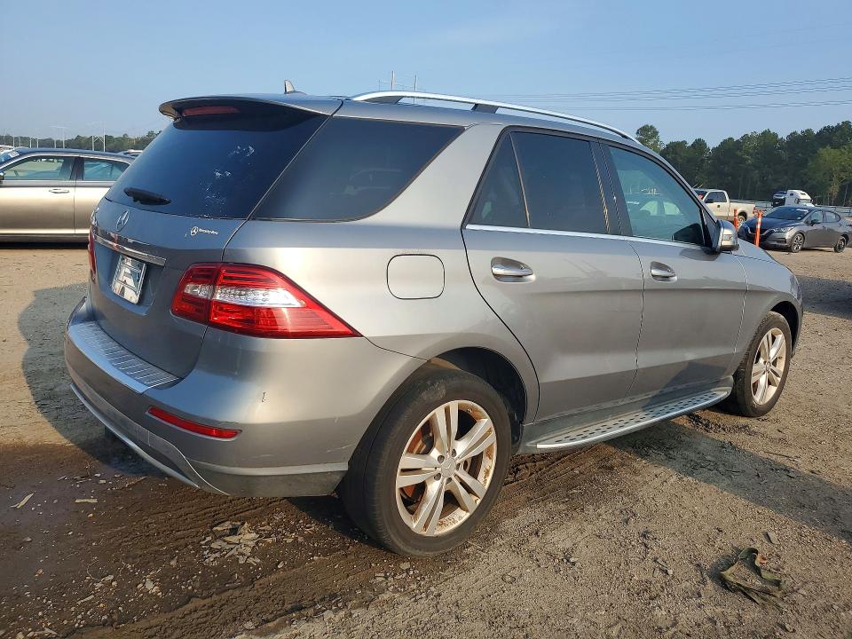 Photo 3 from auction – 2015 MERCEDES-BENZ ML with VIN 4JGDA5JBXFA465153