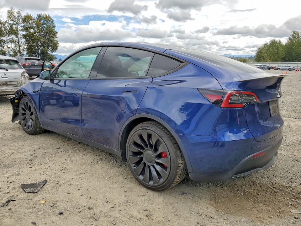 Photo 2 from auction – 2022 TESLA MODEL Y with VIN 7SAYGDEF0NF357712