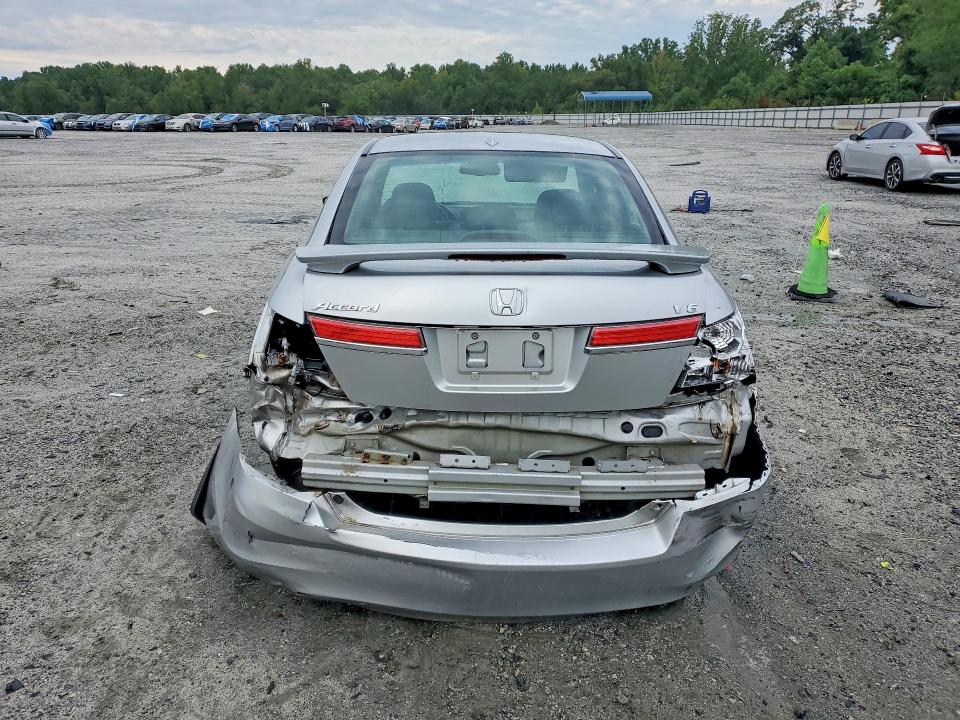 Photo 6 from auction – 2011 HONDA ACCORD with VIN 1HGCP3F84BA023805