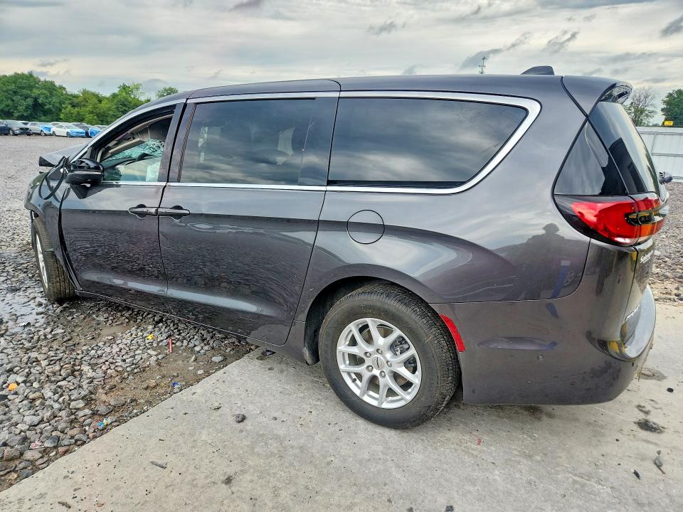 Photo 2 from auction – 2023 CHRYSLER PACIFICA with VIN 2C4RC1BGXPR522732