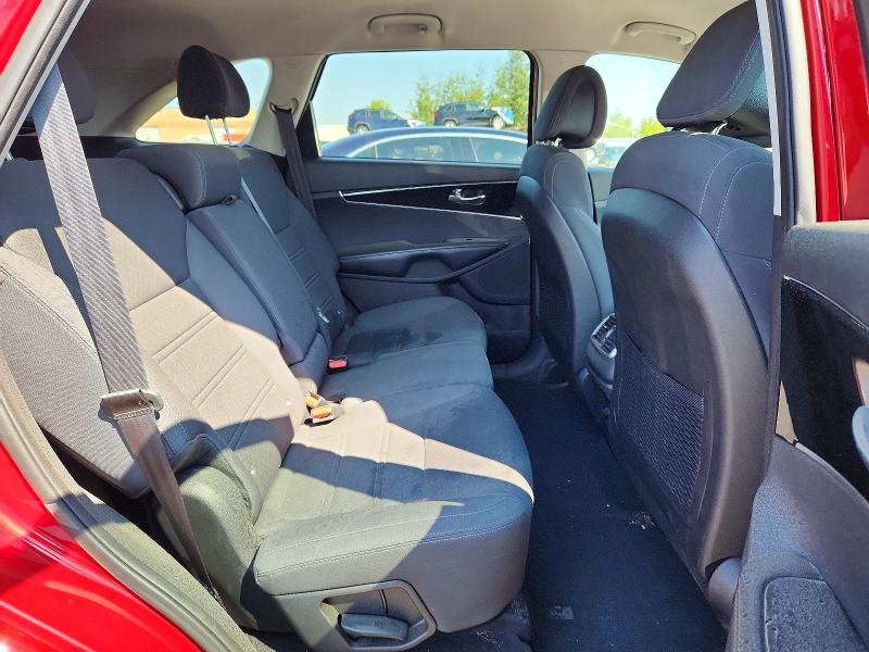 Photo 11 from auction – 2016 KIA SORENTO with VIN 5XYPG4A34GG029001