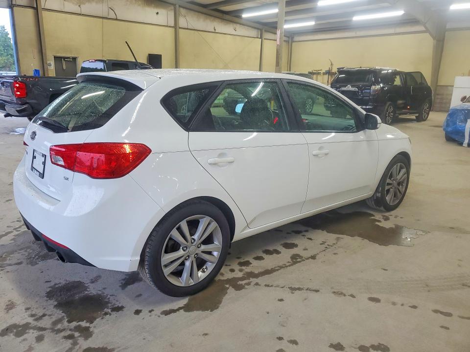 Photo 3 from auction – 2011 KIA FORTE5 with VIN KNAFW5A33B5408817