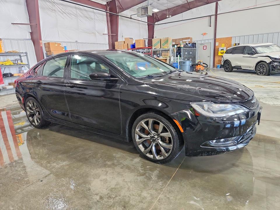 Photo 4 from auction – 2015 CHRYSLER 200 with VIN 1C3CCCBG6FN551517