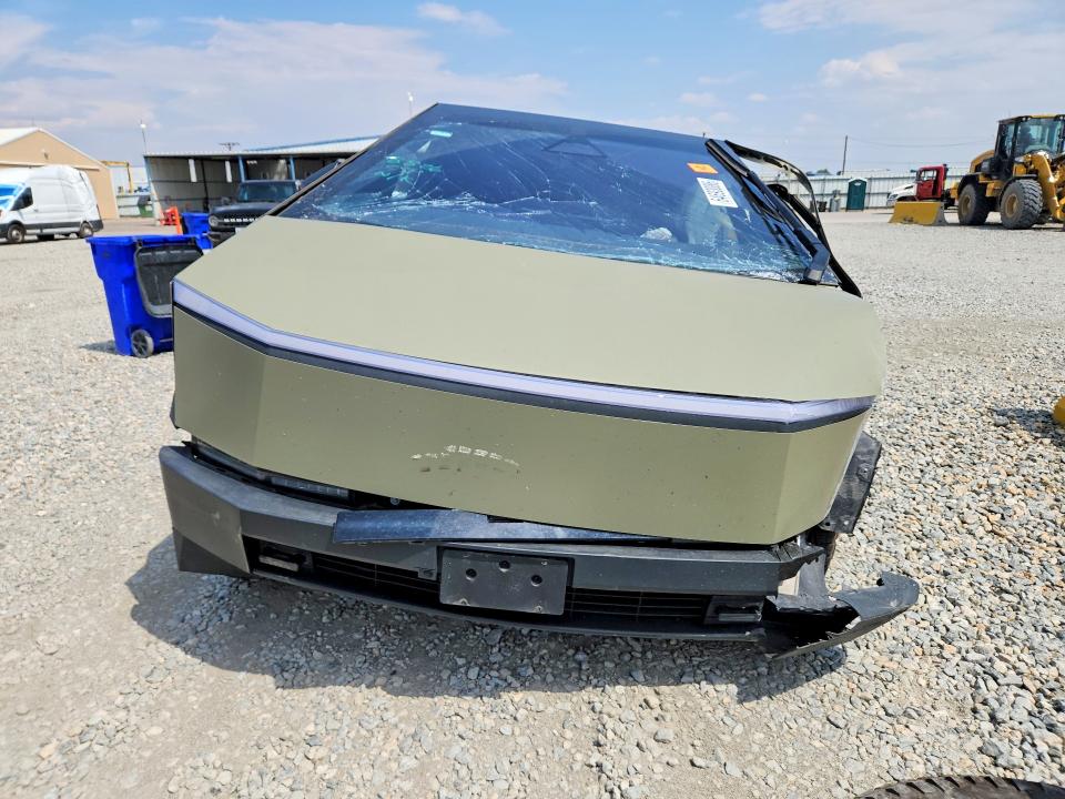 Снимка 5 от търг – 2024 TESLA CYBERTRUCK с VIN 7G2CEHED6RA021114