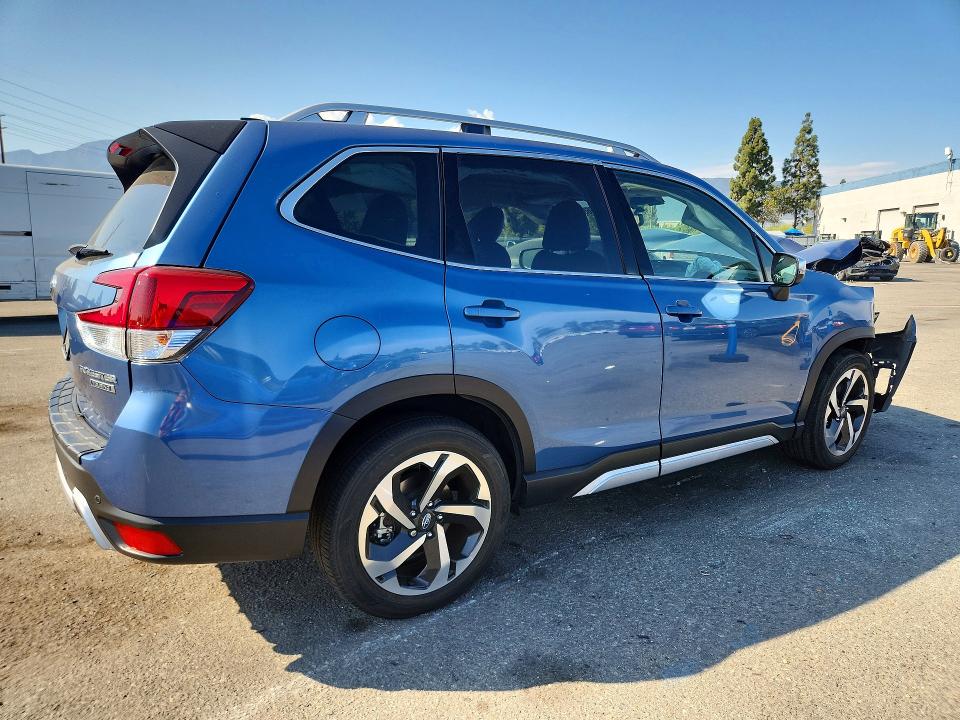 Photo 3 from auction – 2024 SUBARU FORESTER with VIN JF2SKAMCXRH461378