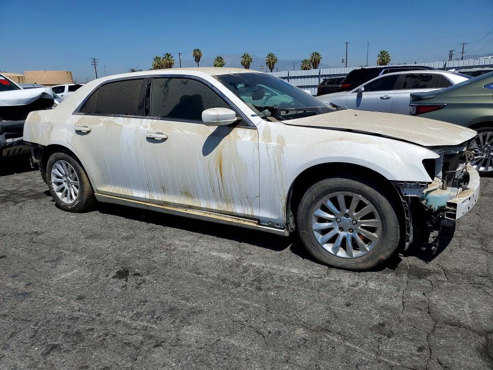 Photo 4 from auction – 2013 CHRYSLER 300 with VIN 2C3CCAAG1DH740989