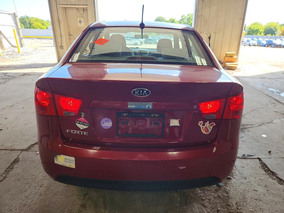 Photo 6 from auction – 2010 KIA FORTE with VIN KNAFT4A22A5882475