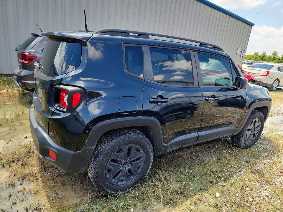 Photo 3 from auction – 2018 JEEP RENEGADE with VIN ZACCJBABXJPH46361