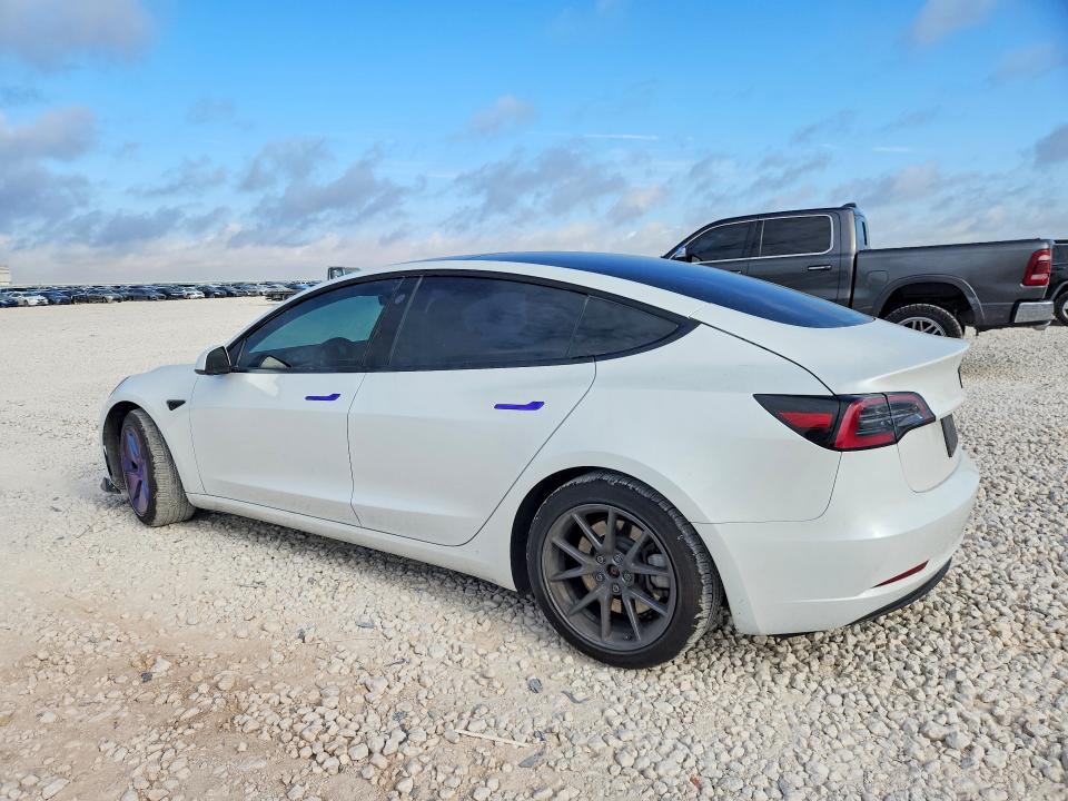 Foto 2 de la subasta – 2023 TESLA MODEL 3 con VIN 5YJ3E1EAXPF563851