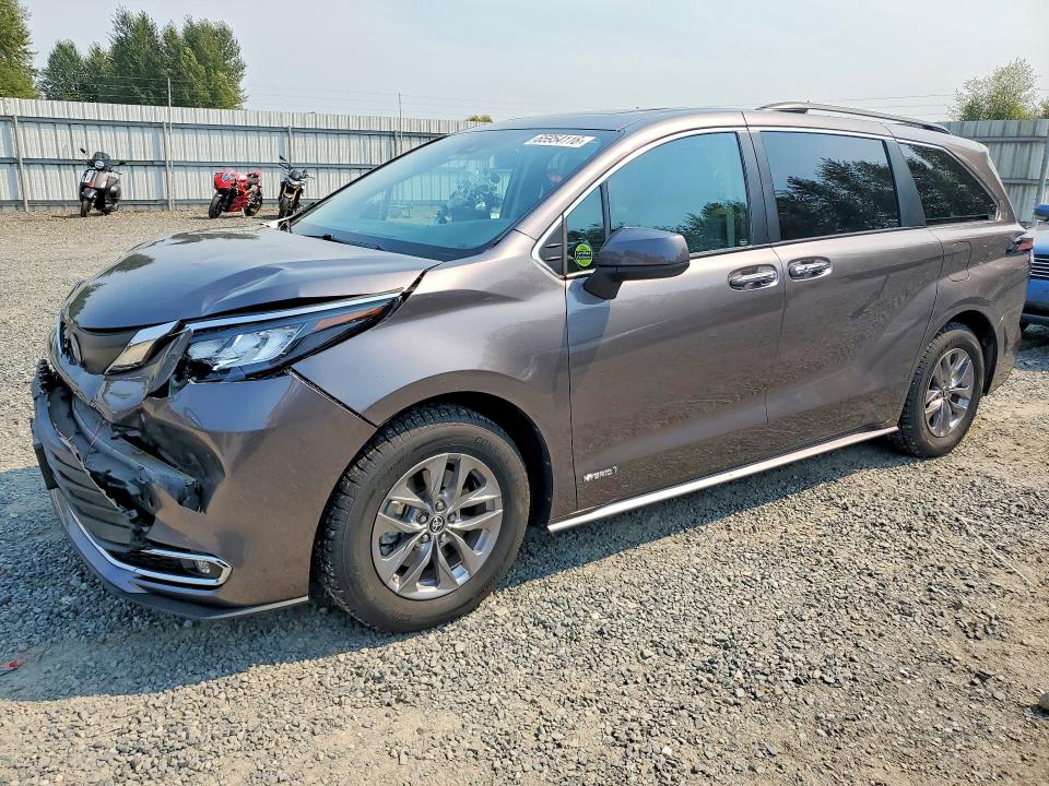 TOYOTA SIENNA 2021 with VIN 5TDYSKFC6MS033467 - Photo from auction