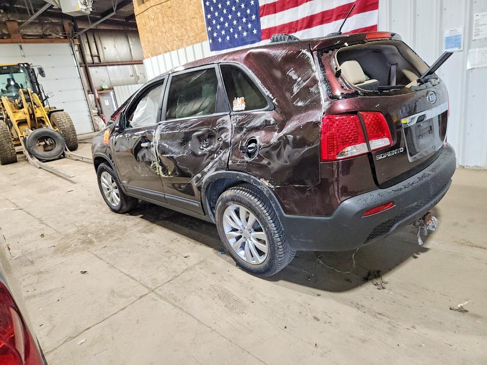 Photo 2 from auction – 2011 KIA SORENTO with VIN 5XYKTDA21BG046022