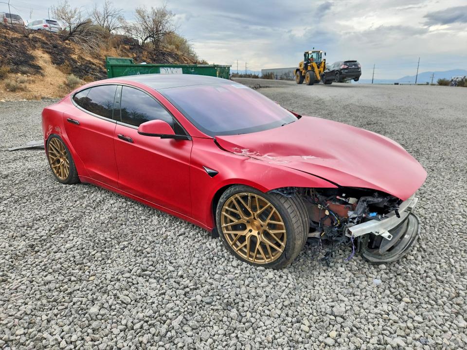Фото 4 с аукциона – 2021 TESLA MODEL S с VIN 5YJSA1E52MF443791