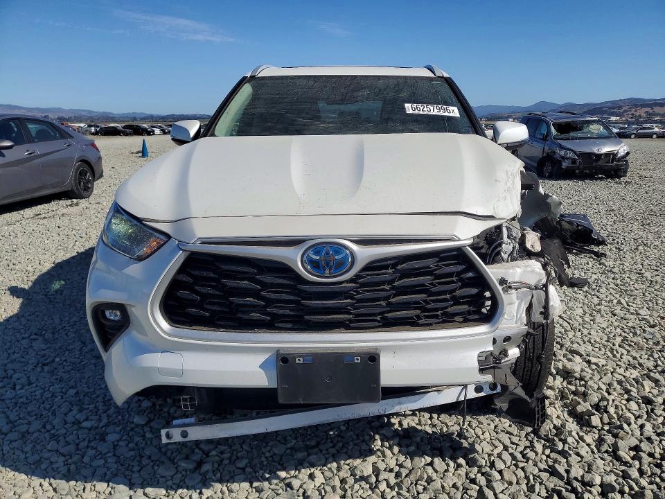 Photo 5 from auction – 2023 TOYOTA HIGHLANDER HYBRID with VIN 5TDKBRCH7PS114786