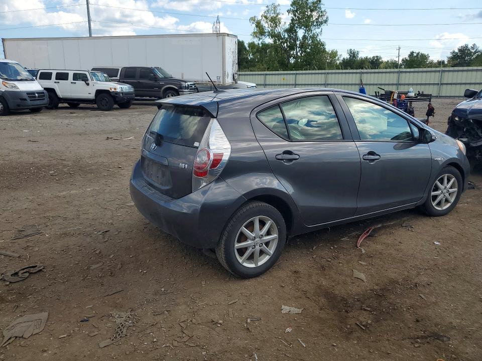 Photo 3 from auction – 2013 TOYOTA PRIUS C with VIN JTDKDTB34D1529974