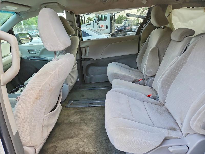 Photo 11 from auction – 2017 TOYOTA SIENNA with VIN 5TDKZ3DC8HS885108