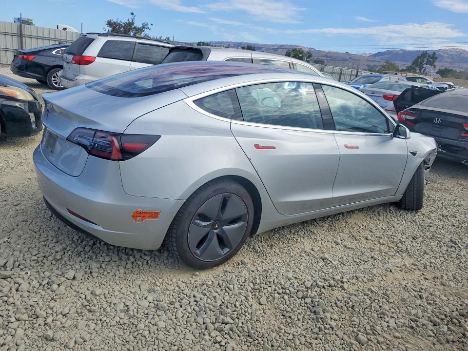 Photo 3 from auction – 2018 TESLA MODEL 3 with VIN 5YJ3E1EA9JF008784