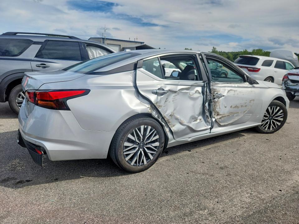 Photo 3 from auction – 2025 NISSAN ALTIMA with VIN 1N4BL4DV4SN378282