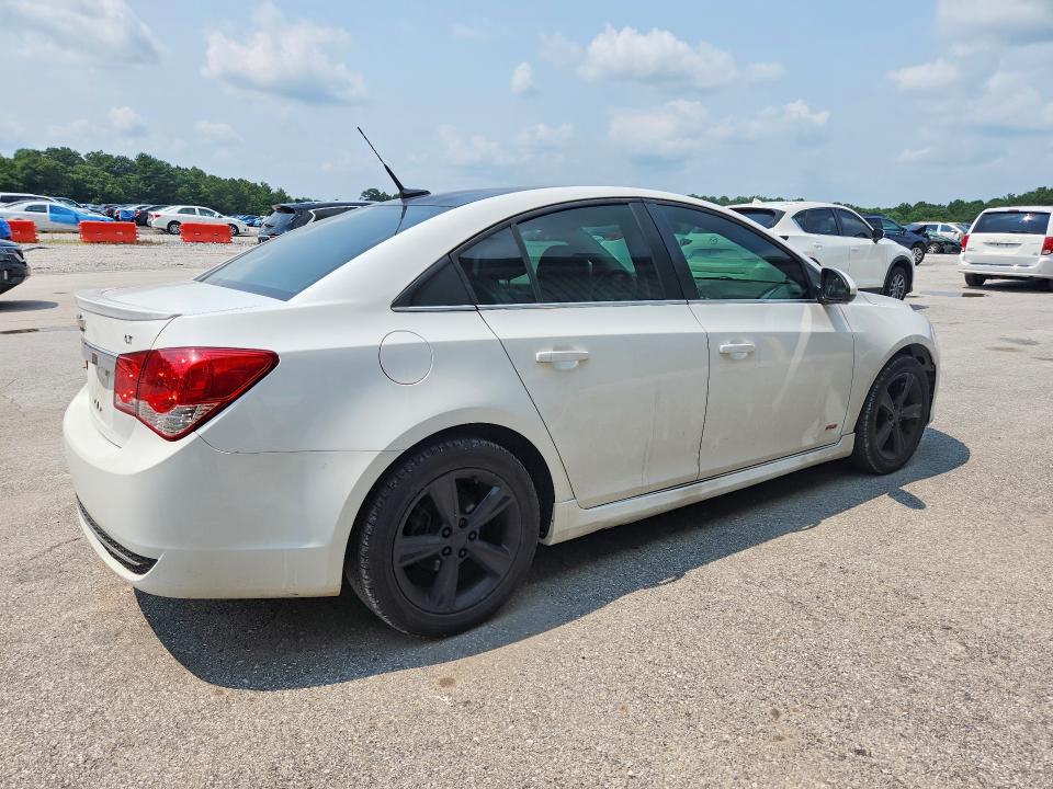 Photo 3 from auction – 2014 CHEVROLET CRUZE with VIN 1G1PE5SB3E7322358