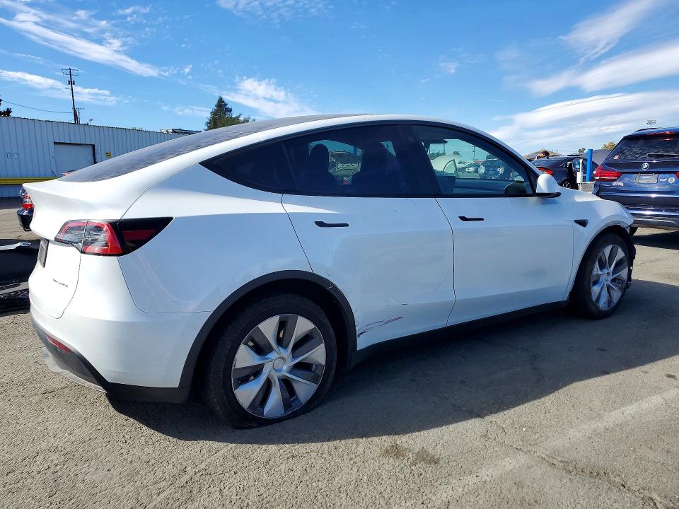 Photo 3 from auction – 2023 TESLA MODEL Y with VIN 7SAYGDEE7PA092486