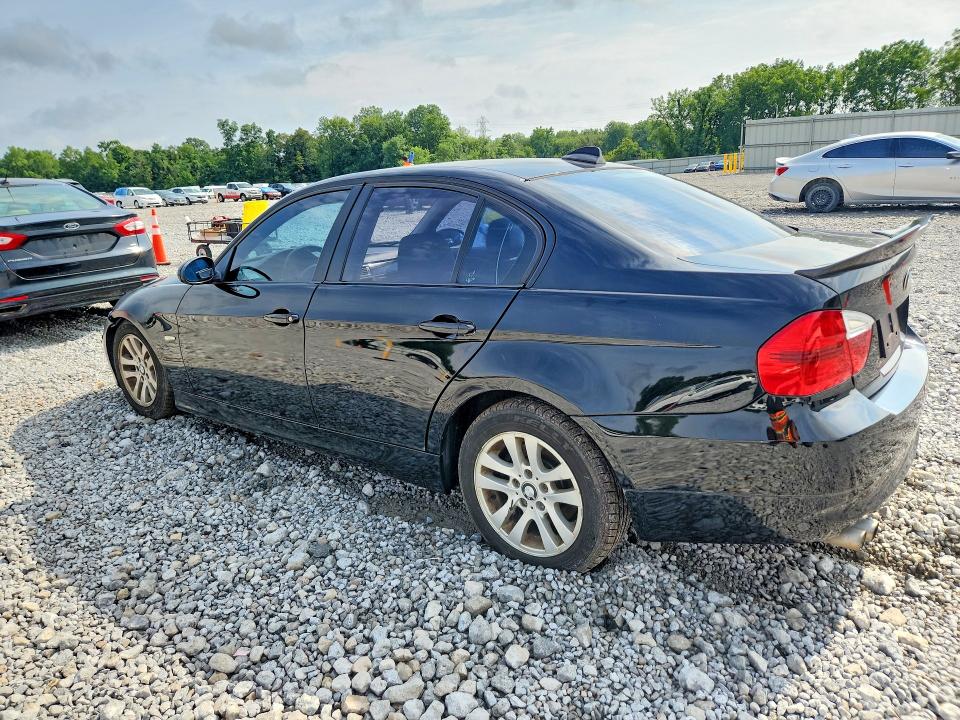 Photo 2 from auction – 2007 BMW 328 with VIN WBAVC93557KX54662