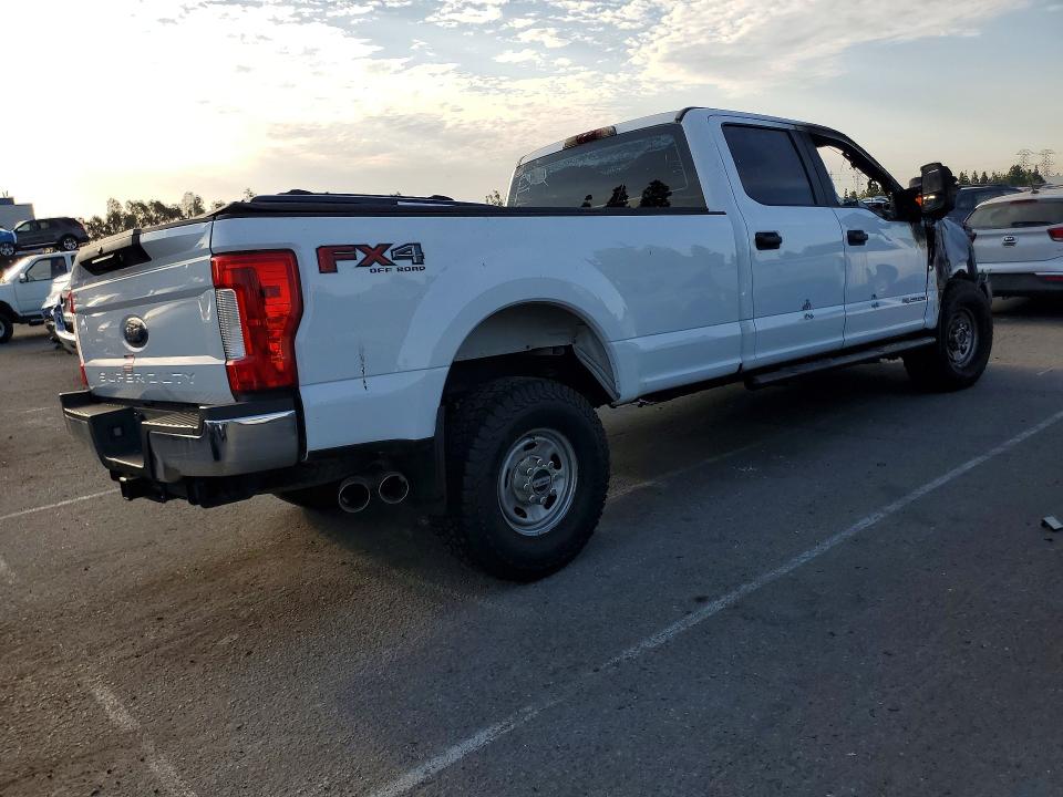 Foto 3 de la subasta – 2017 FORD F250 con VIN 1FT7W2BT3HEE41863