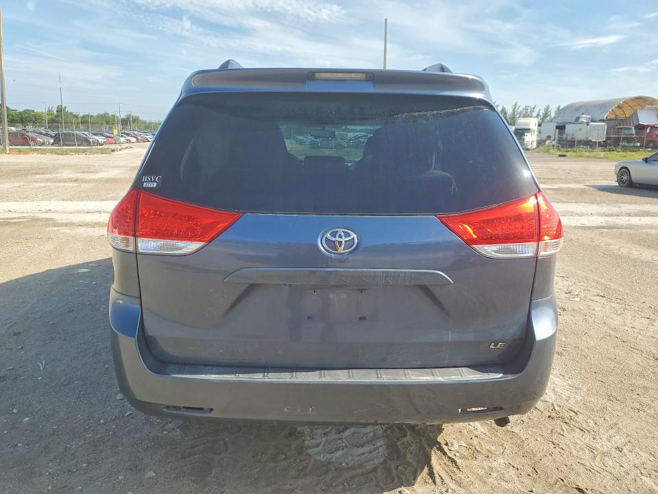 Photo 6 from auction – 2014 TOYOTA SIENNA with VIN 5TDKK3DC1ES479462