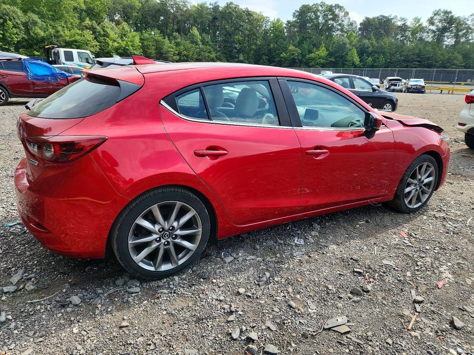 Photo 3 from auction – 2018 MAZDA 3 with VIN 3MZBN1M39JM164296