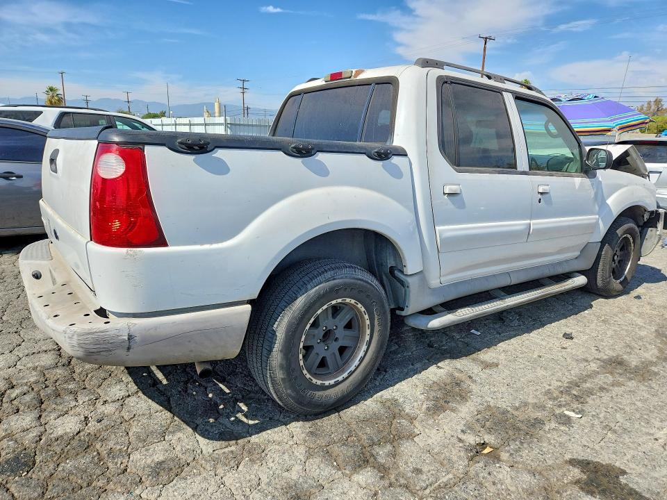 Photo 3 from auction – 2003 FORD EXPLORER SPORT TRAC with VIN 1FMZU67EX3UB67121