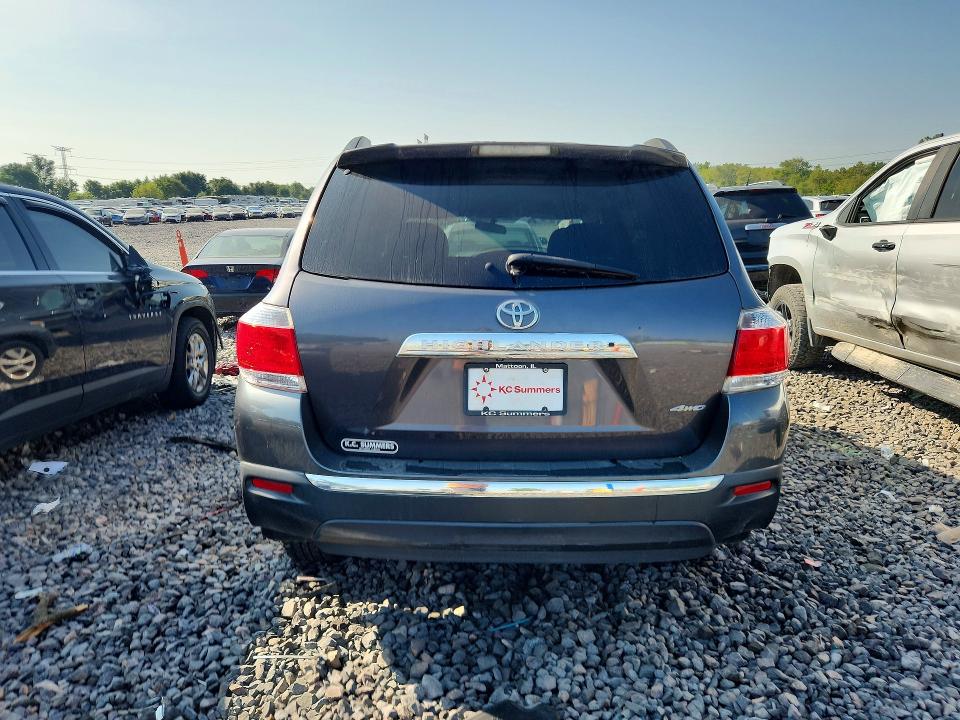 Photo 6 from auction – 2013 TOYOTA HIGHLANDER with VIN 5TDBK3EH2DS175775