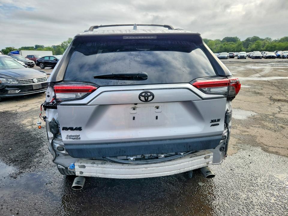 Photo 6 from auction – 2021 TOYOTA RAV4 with VIN JTMA1RFV7MD072613