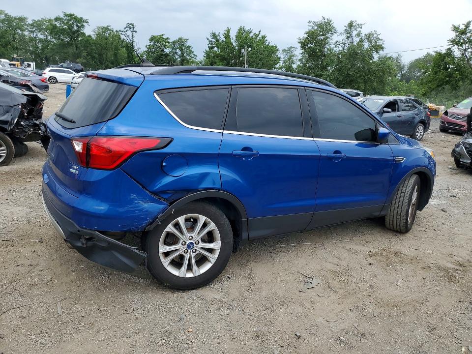 Photo 3 from auction – 2019 FORD ESCAPE with VIN 1FMCU9HD2KUA12655